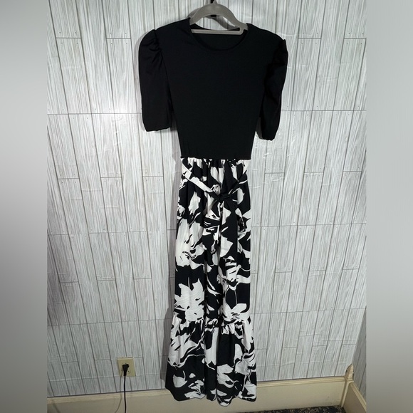 SHEIN Dresses & Skirts - SHEIN DRESS WITH BELT